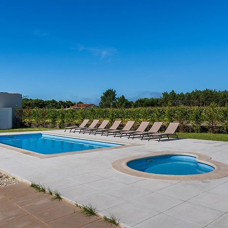 Villa Ria Овар Экстерьер фото